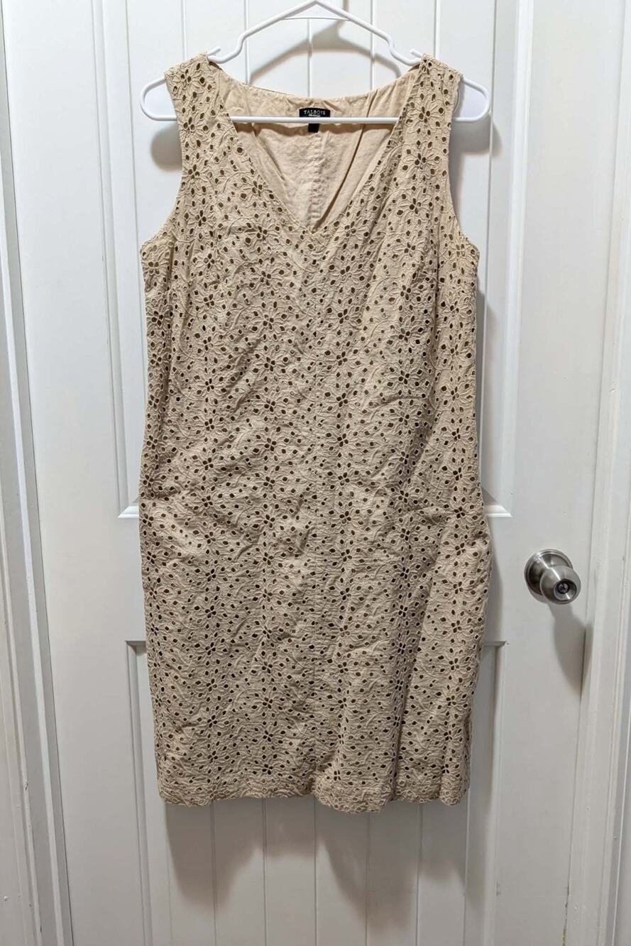 Talbots Beige Eyelet V-Neck Sleeveless Sheath Dress Size 12 Spring Summer